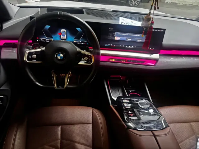 BMW 5 Series — Фото автомобиля 5
