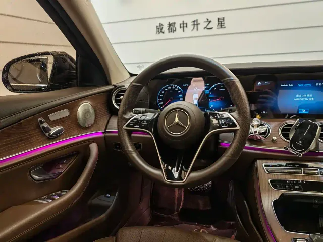 Mercedes-Benz E-Class — Фото автомобиля 8