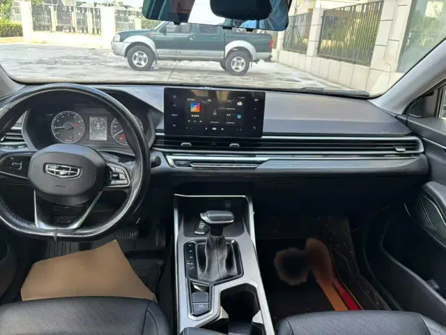 Geely Emgrand — Фото автомобиля 11