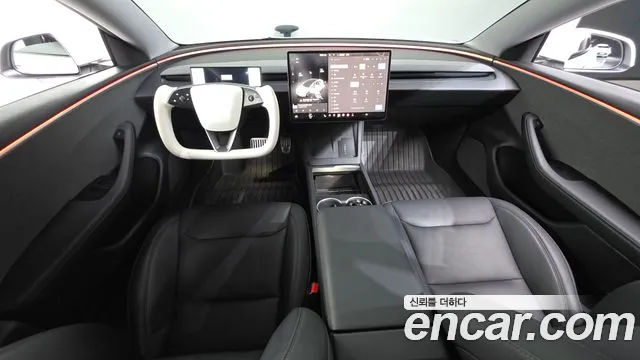 Tesla Model 3 — Фото автомобиля 4