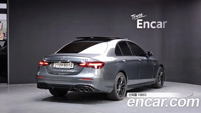 Mercedes-Benz E-Class — Фото автомобиля 2