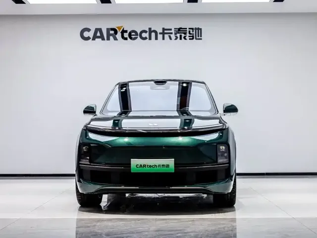 Li Auto Li L8 2025 Max Smart Renewal Edition — Фото автомобиля 2