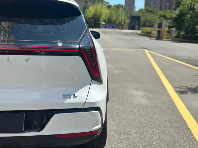 Geely Boyue L — Фото автомобиля 10