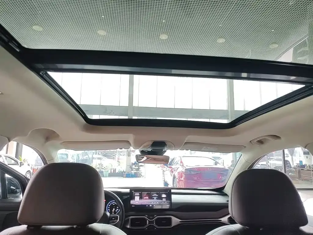 Geely Haoyue 2022 1.8TD Automatic Premium 7-Seater — Фото автомобиля 17