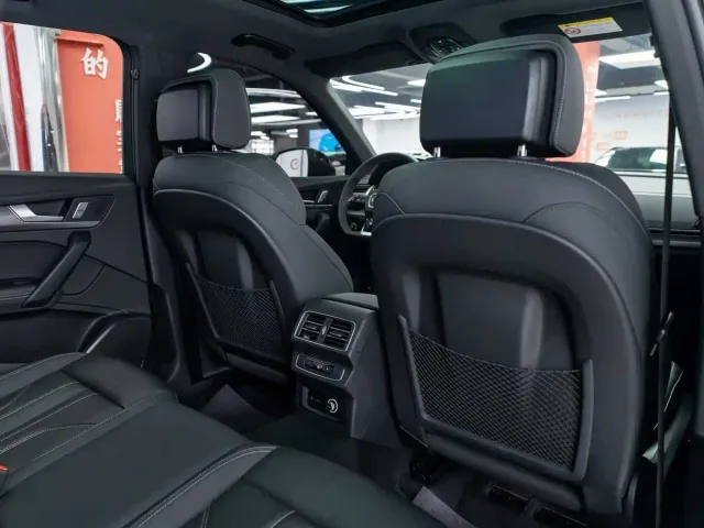 Audi Q5L — Фото автомобиля 12