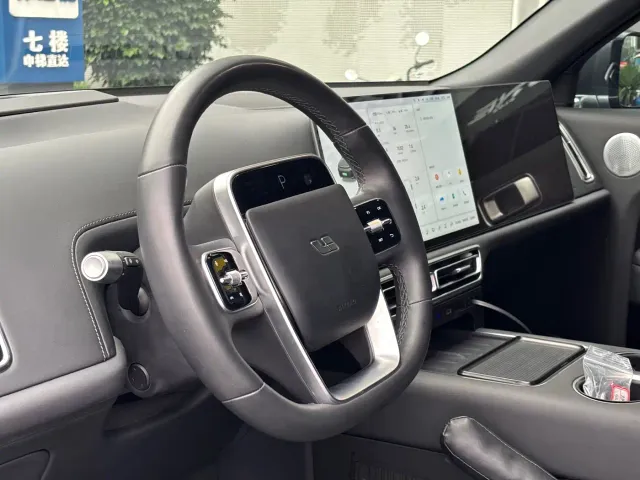 Li Auto L9 — Фото автомобиля 7
