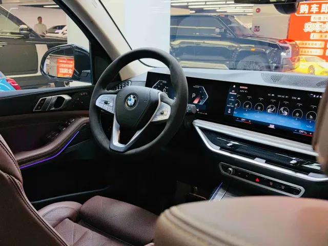 BMW X7 — Фото автомобиля 21
