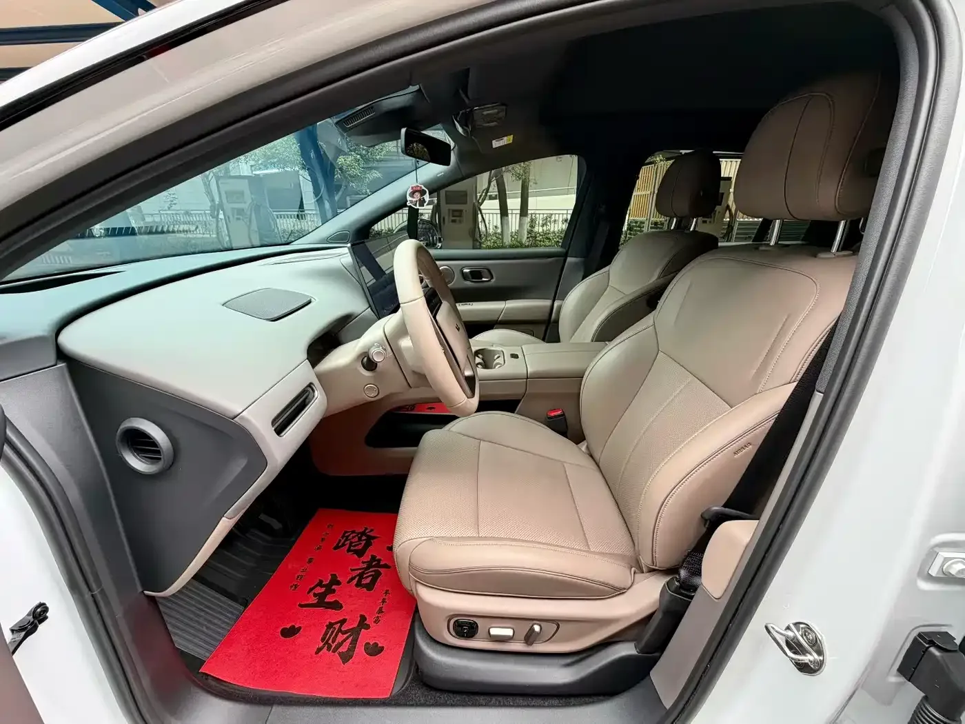 Li Auto Li Auto i6 2025 2WD Base Model — Фото автомобиля 8