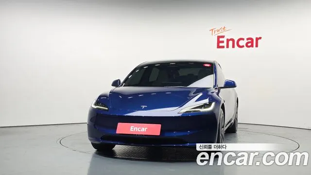 Tesla Model 3 — Фото автомобиля 3