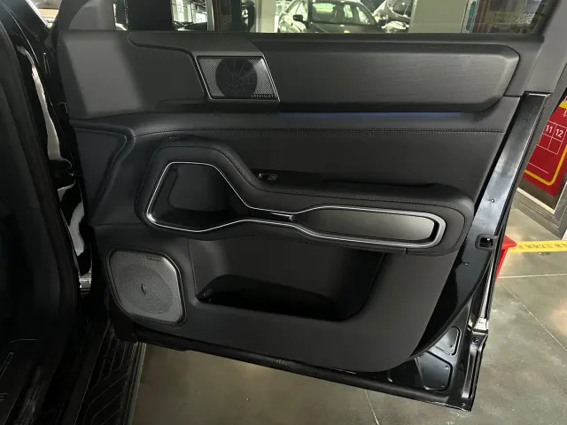 BYD FangChengBao Leopard 8 — Фото автомобиля 6