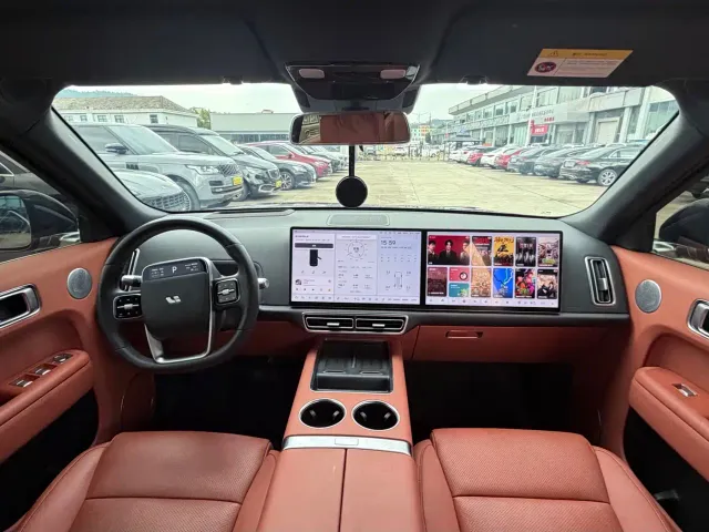 Li Auto L8 — Фото автомобиля 5