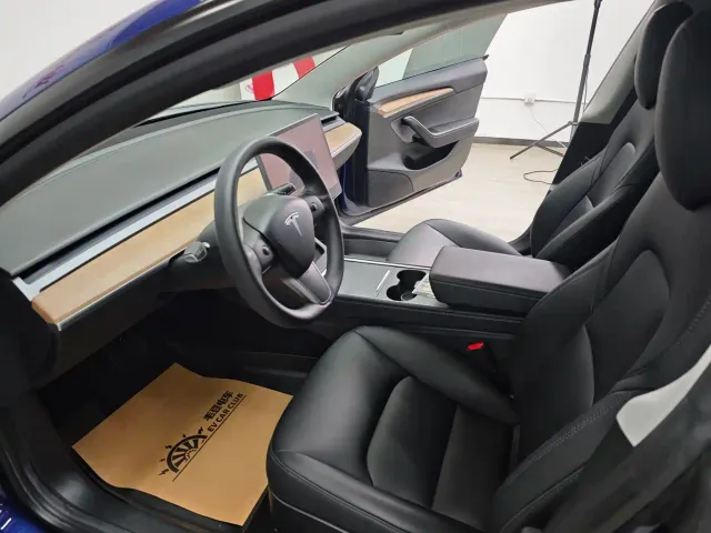 Tesla Model 3 — Фото автомобиля 19