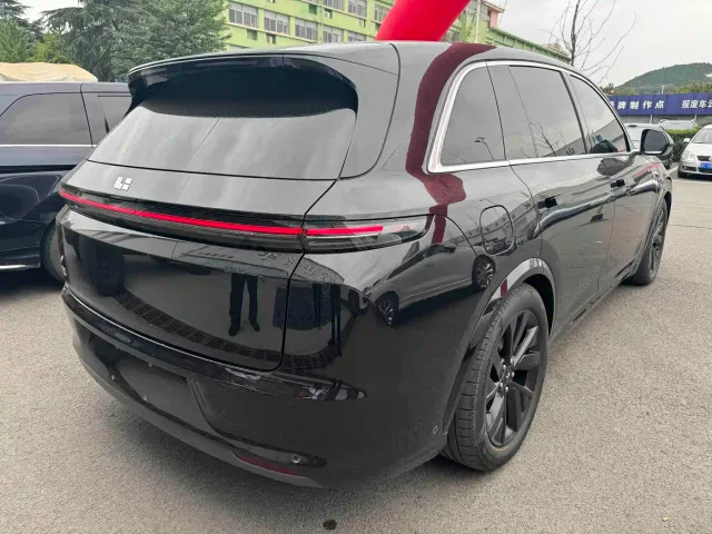 Li Auto L7 — Фото автомобиля 10