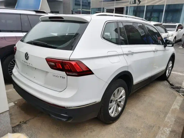 Volkswagen Tiguan L — Фото автомобиля 6