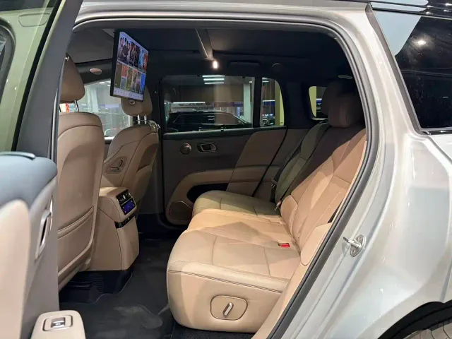 Li Auto i6 — Фото автомобиля 8