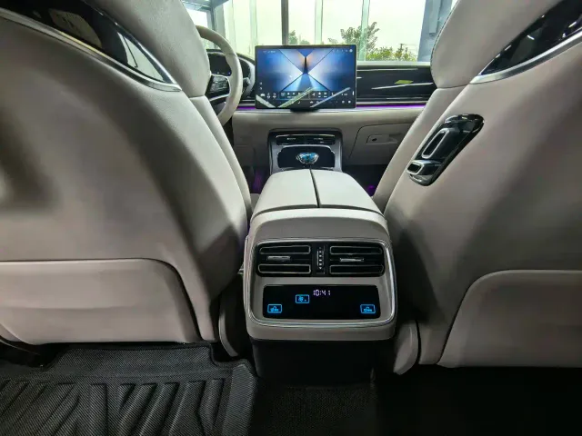 BYD Han — Фото автомобиля 15