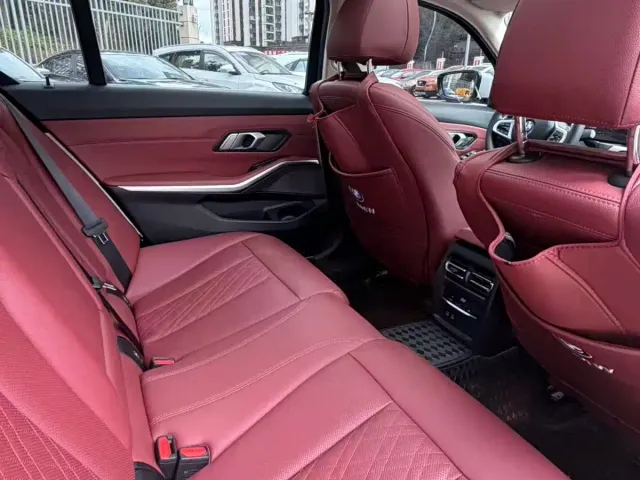 BMW 3 Series — Фото автомобиля 11