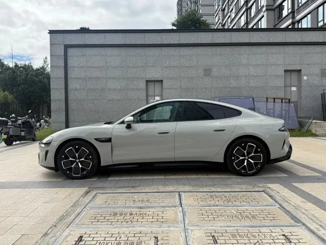 Xiaomi SU7 — Фото автомобиля 15