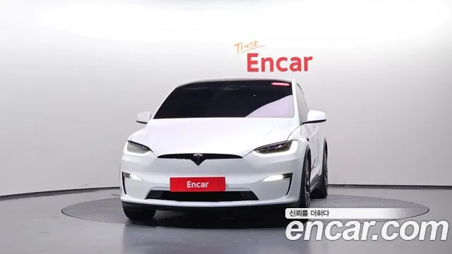 Tesla Model X — Фото автомобиля 3