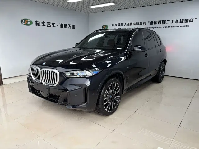 Фотография автомобиля — BMW X5