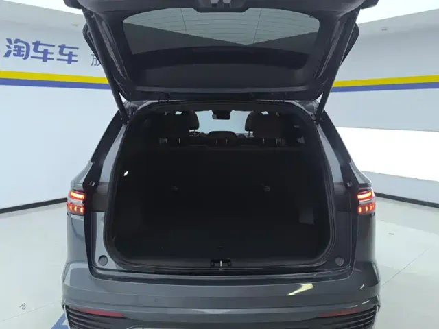 Geely Xingyue L — Фото автомобиля 4