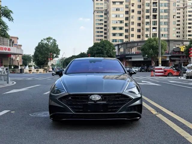 Hyundai Sonata — Фото автомобиля 2