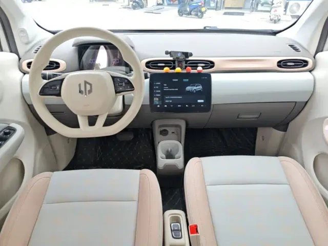 Leapmotor T03 — Фото автомобиля 9