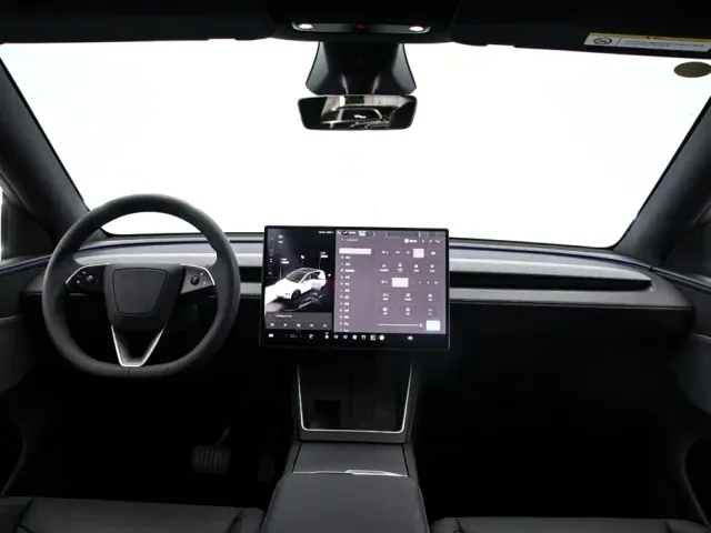 Tesla Model Y — Фото автомобиля 5