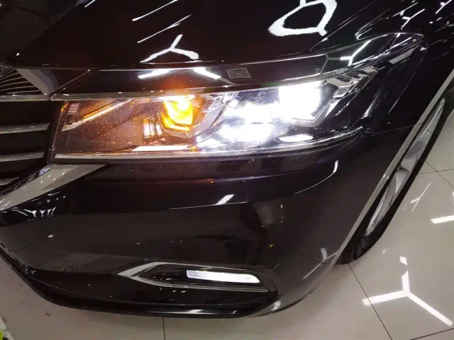 Volkswagen Passat — Фото автомобиля 17