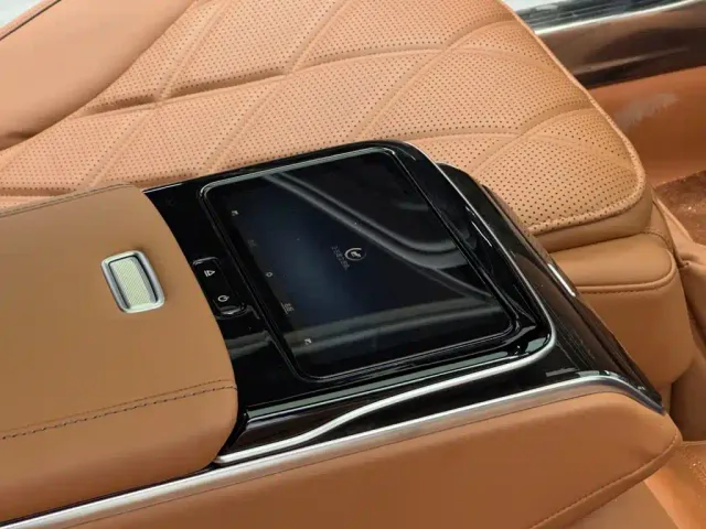 Mercedes-Benz Maybach S-Class — Фото автомобиля 11