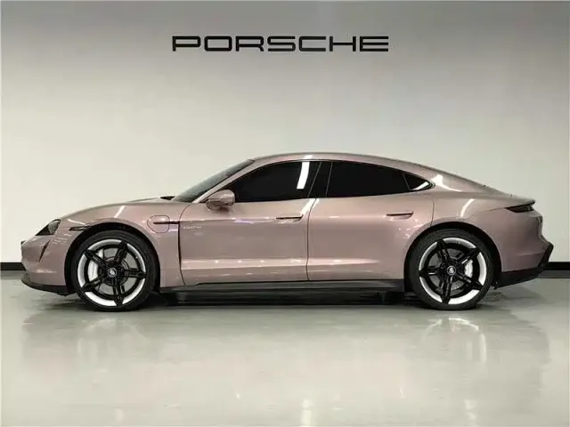 Porsche Taycan — Фото автомобиля 4