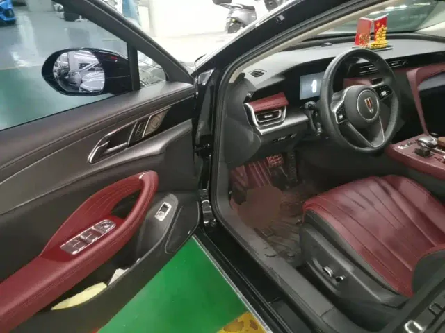 Hongqi H5 — Фото автомобиля 15
