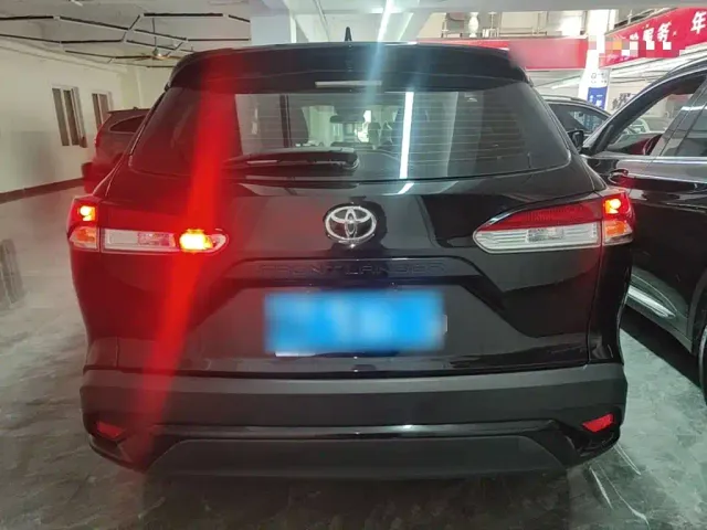 Toyota Frontlander 2023 2.0L CVT Leading Edition — Фото автомобиля 5
