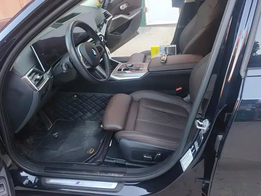 BMW BMW 3 Series 2024 325Li M Sport Shadowline Package — Фото автомобиля 9