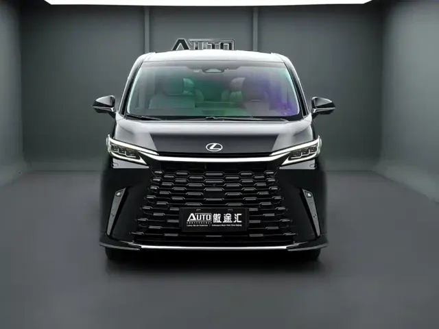 Lexus LM — Фото автомобиля 2