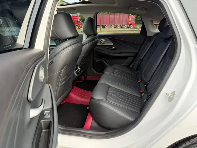 Chery Arrizo 8 — Фото автомобиля 5