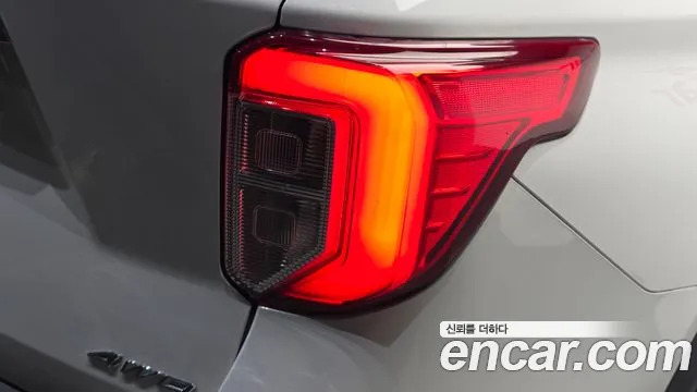 Ford Explorer — Фото автомобиля 8