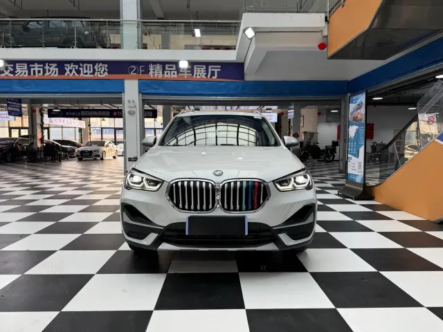 BMW X1 — Фото автомобиля 2