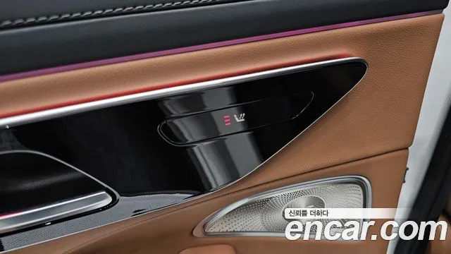 Mercedes-Benz E-Class — Фото автомобиля 30