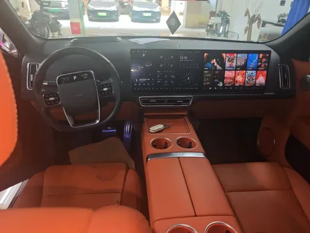Li Auto L8 — Фото автомобиля 9