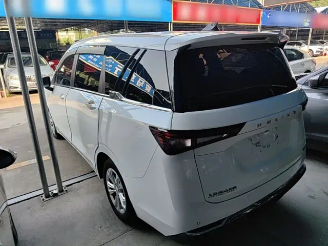 Wuling Jiachen — Фото автомобиля 4