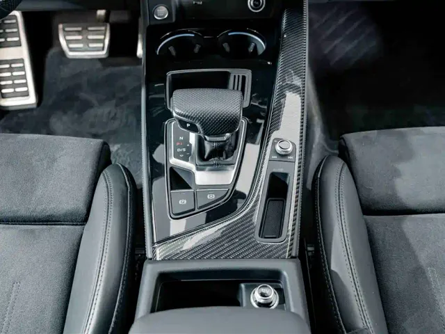 Audi A4L — Фото автомобиля 14