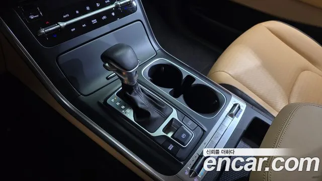 Kia Carnival — Фото автомобиля 12