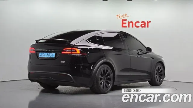 Tesla Model X — Фото автомобиля 2