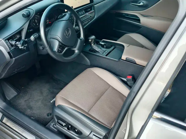 Lexus ES — Фото автомобиля 9
