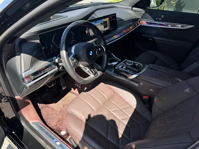 BMW 7 Series — Фото автомобиля 5