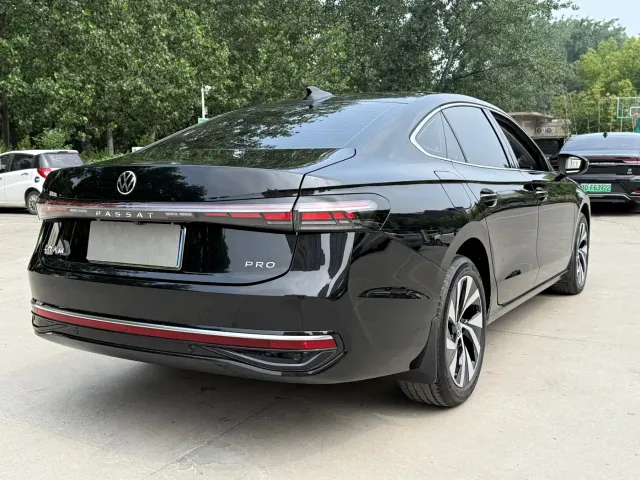 Volkswagen Passat — Фото автомобиля 8