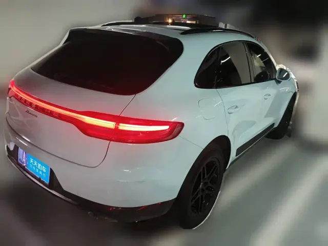 Porsche Macan 2021 Macan 2.0T — Фото автомобиля 2