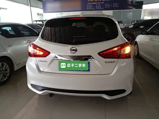 Nissan Tiida — Фото автомобиля 5