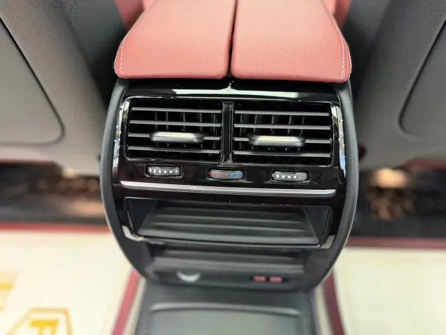 BMW 5 Series — Фото автомобиля 11